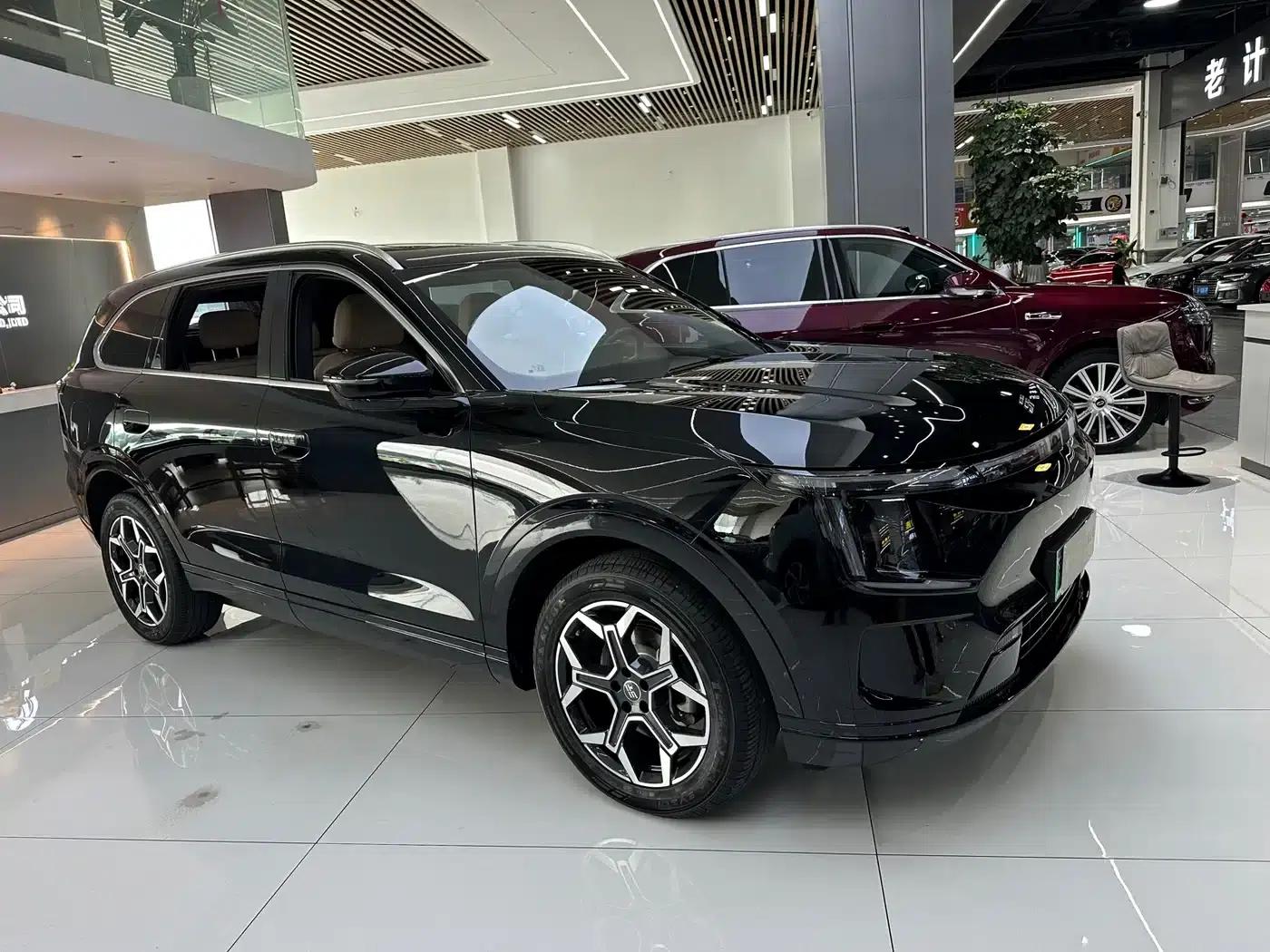 Jetour Mountain & Sea L7 PLUS 2026 Model 121km Comfort Edition 5-Seater — миниатюра 3