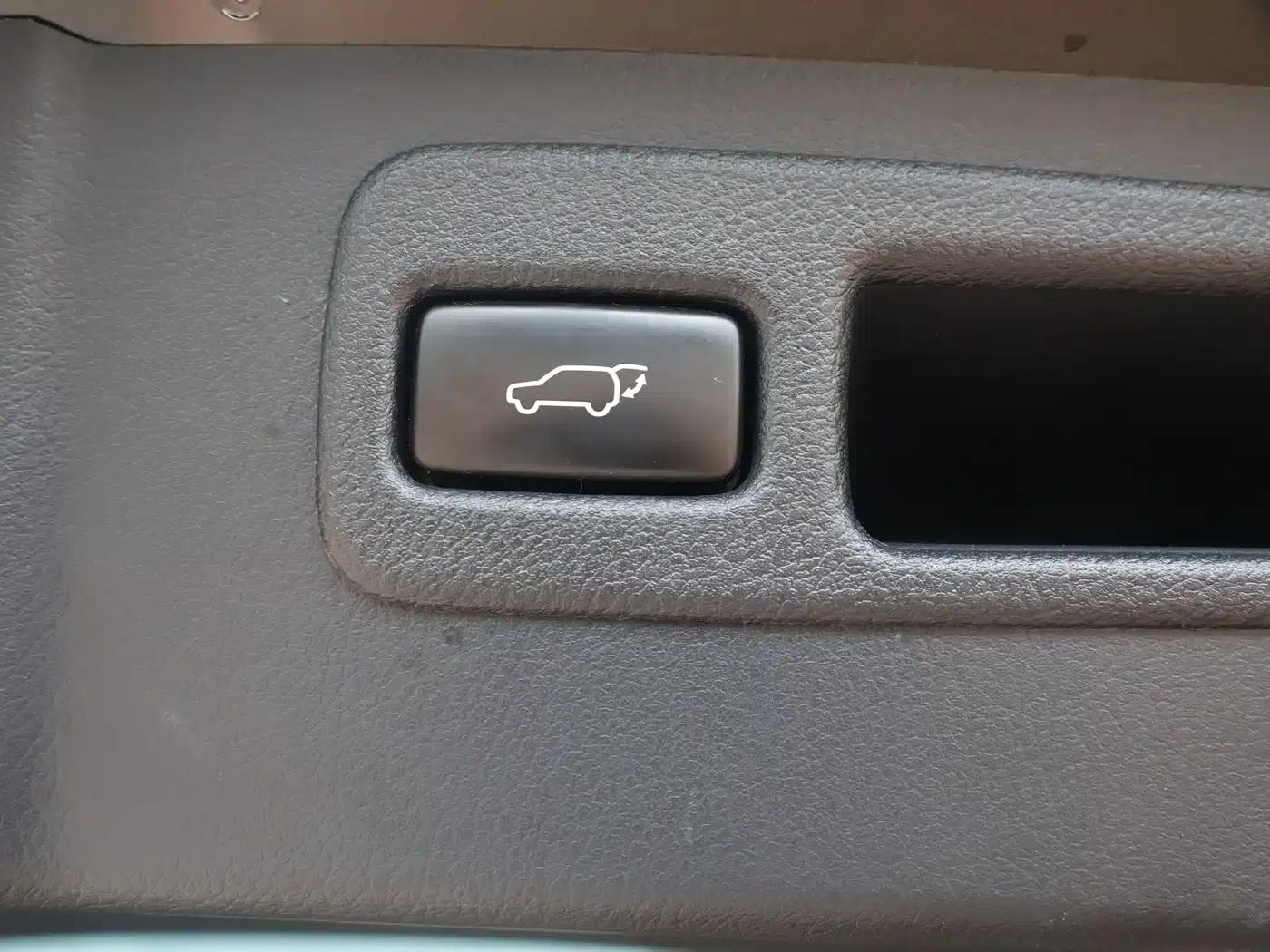 Lexus NX 2016 200 AWD Sport Edition — миниатюра 12