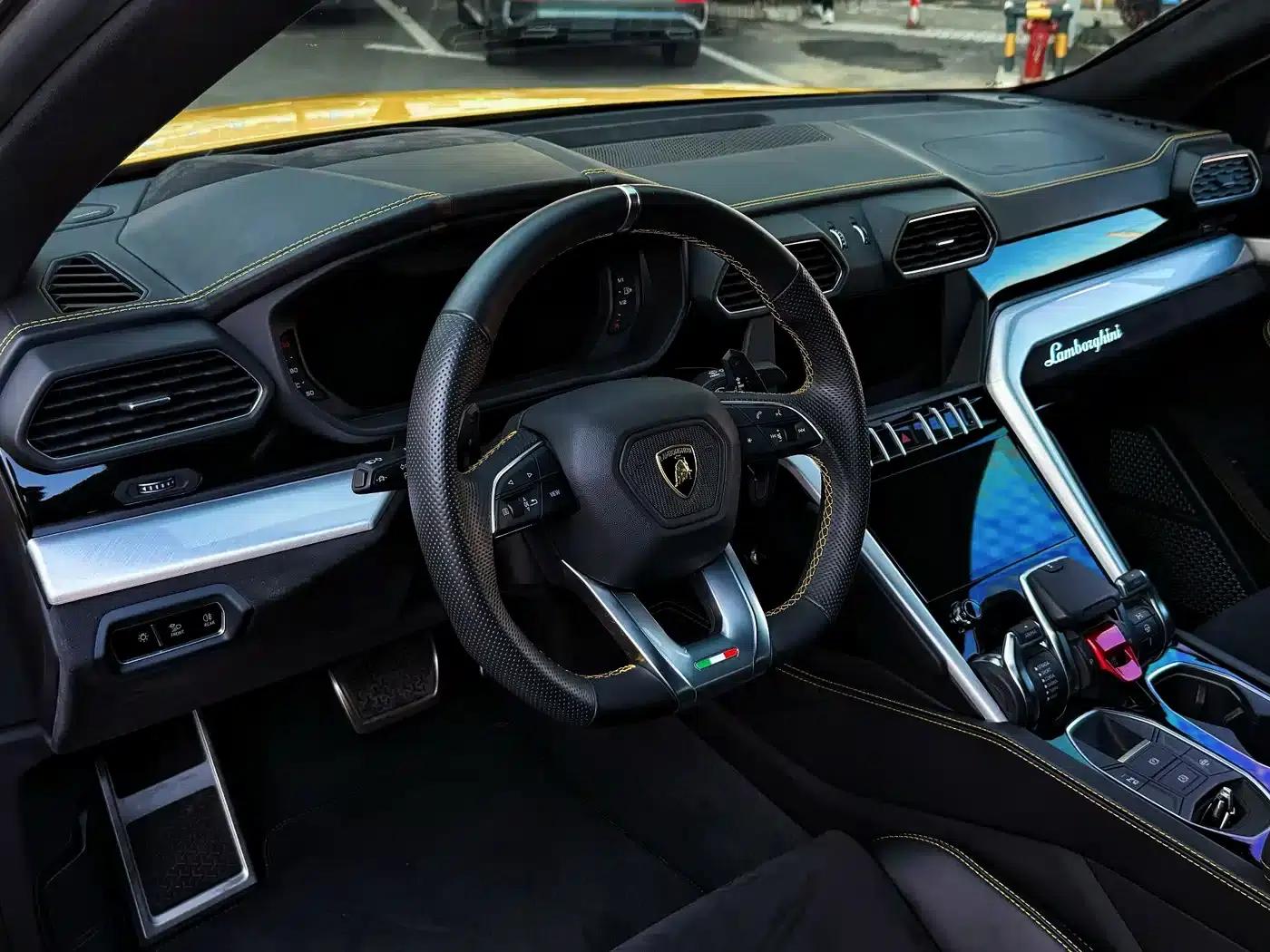 2018 Urus 4.0T V8 — миниатюра 3