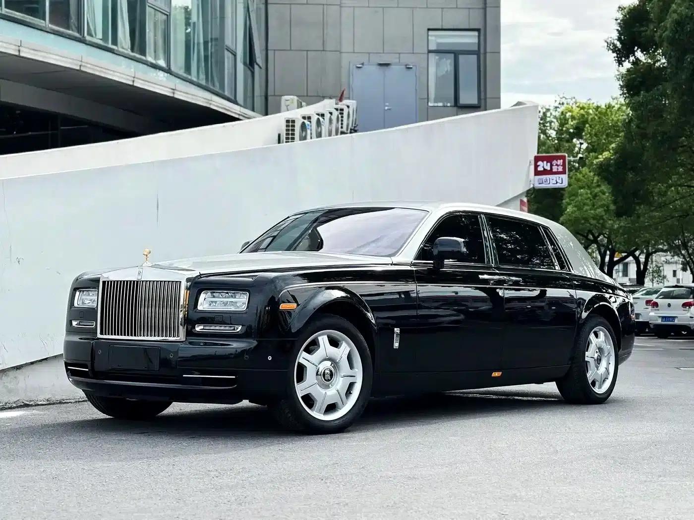 2013 Phantom 6.7L Extended Wheelbase (EWB) — миниатюра 1