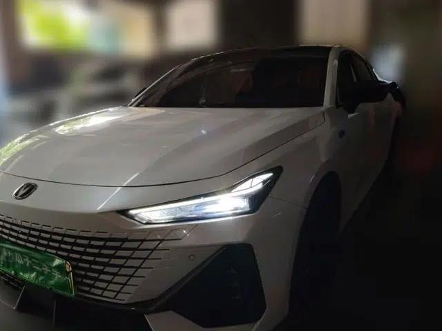 CHANGAN UNI-V iDD 2023 ZhiDian iDD 1.5T 113km ZhiKu Model