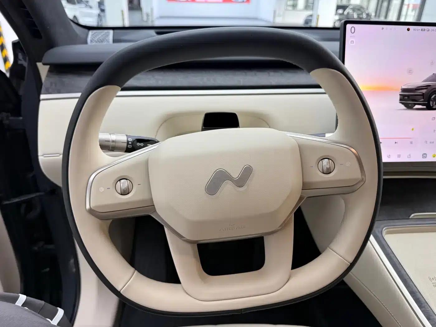 2025 Chevrolet L90 Ultra 7-Seater — миниатюра 6
