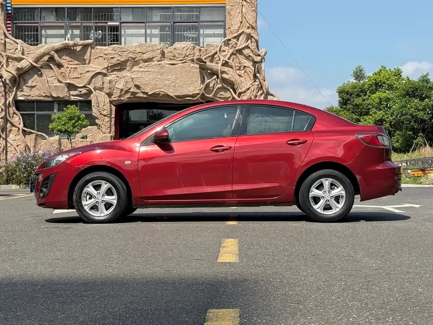 Mazda3 Axela 2015 Sedan 1.6L Automatic Elite — миниатюра 5