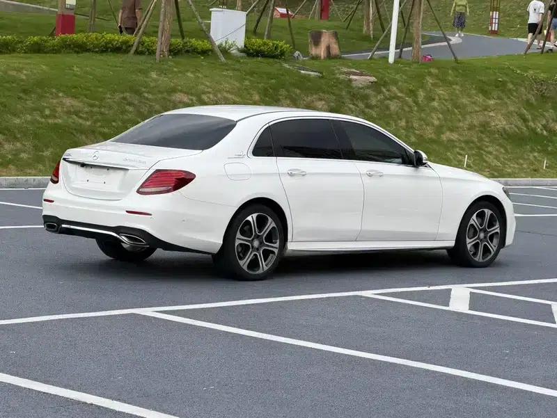 2016 Mercedes-Benz E-Class E 300 L Sport Style — миниатюра 4