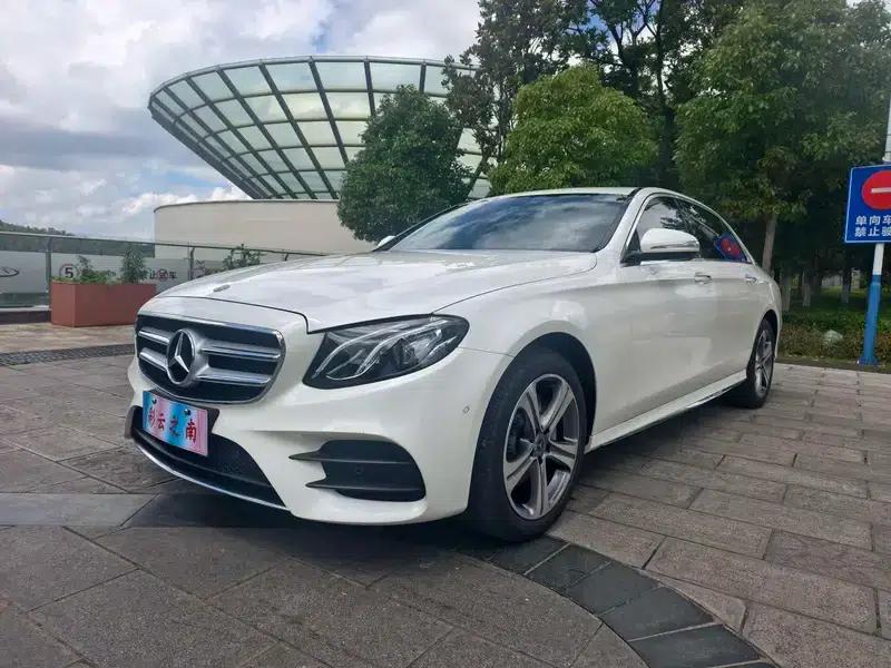Mercedes-Benz E-Class 2018 Facelift E 200 L Sport — миниатюра 1