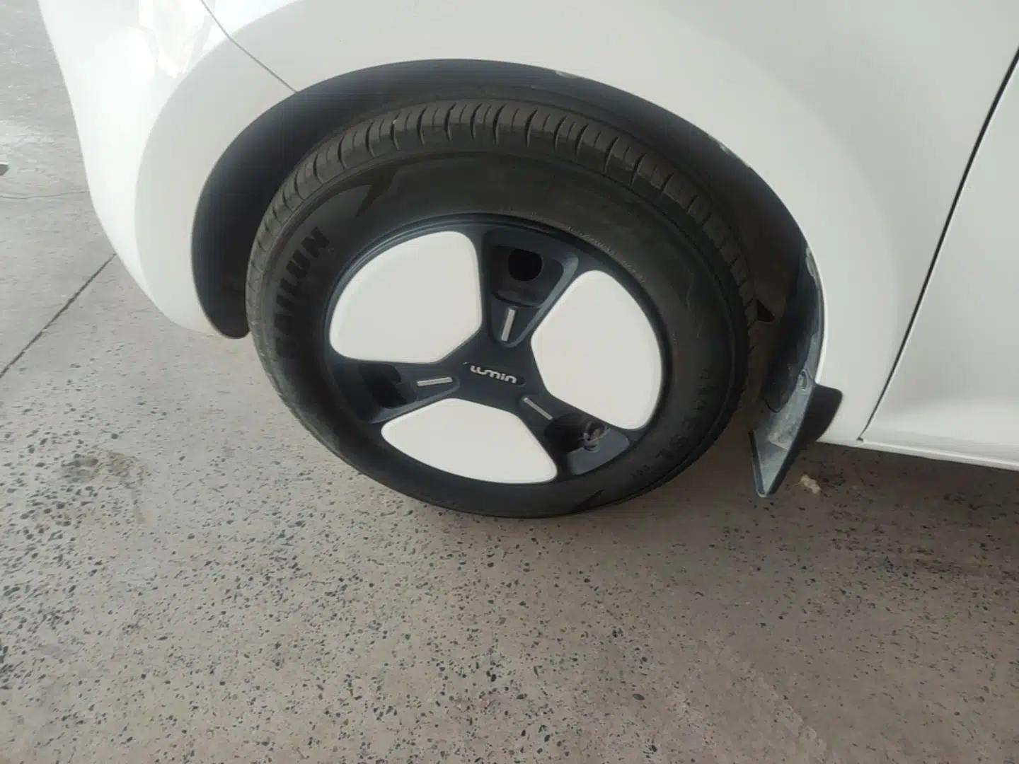 CHANGAN NEVO Lumin 2023 301km Honey Dew Edition — миниатюра 10