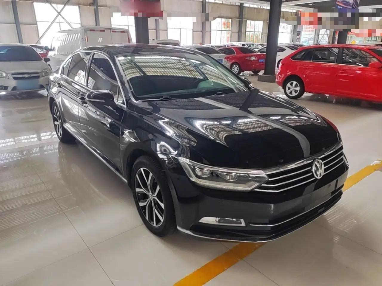 Volkswagen Magotan 2017 330TSI DSG Luxury Model — миниатюра 3