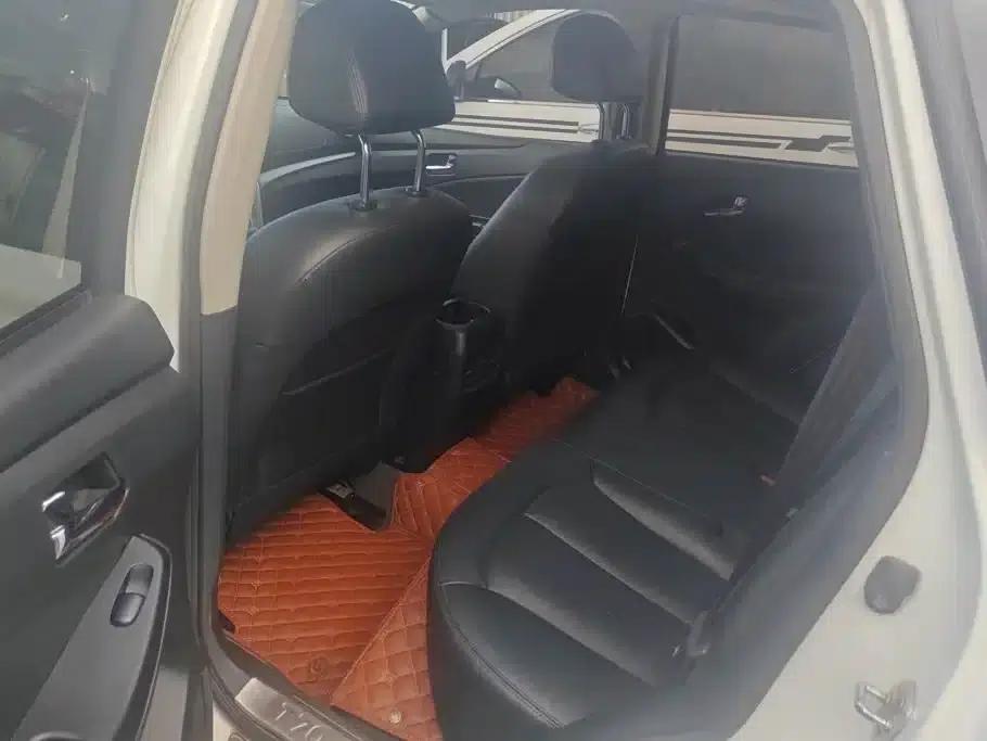 Venucia T70 2016 2.0L CVT Smart Edition — миниатюра 11