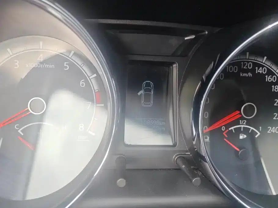 Venucia T70 2016 2.0L CVT Smart Edition — миниатюра 14