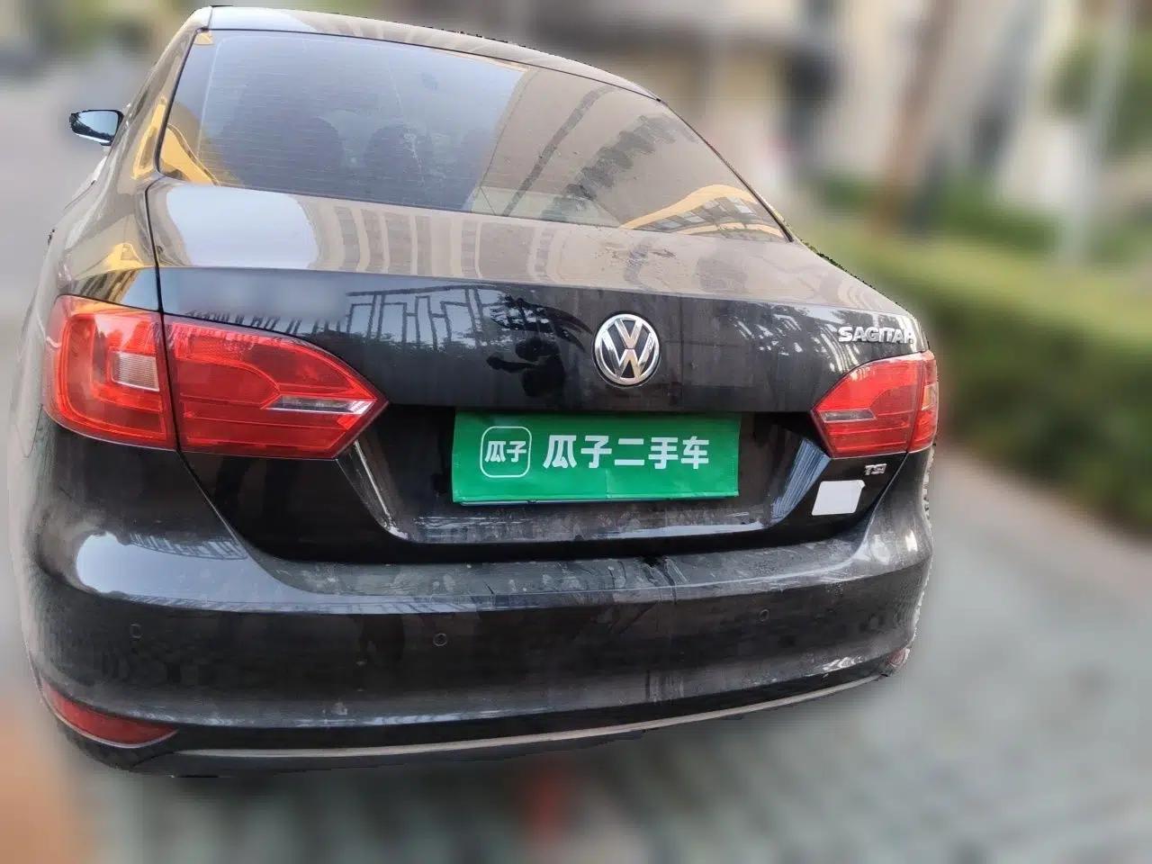 Volkswagen Sagitar 2014 1.4TSI Automatic Luxury Model — миниатюра 5
