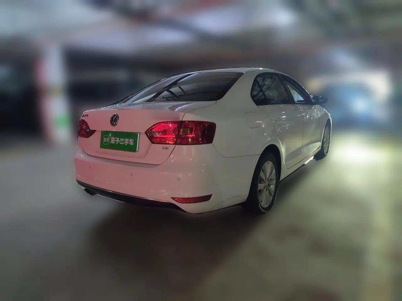 Volkswagen Sagitar 2014 Revised Version 1.4TSI Automatic Luxury Edition — миниатюра 6