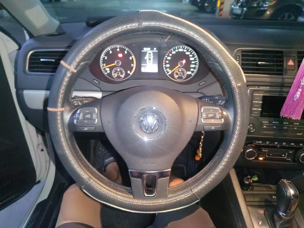 Volkswagen Sagitar 2014 Revised Version 1.4TSI Automatic Luxury Edition — миниатюра 10