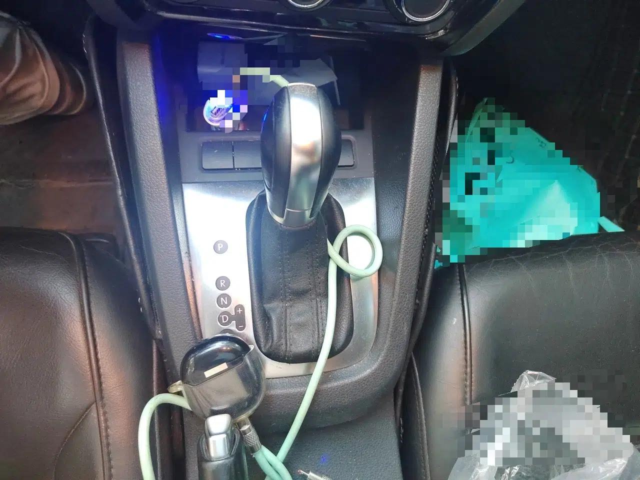 Volkswagen Sagitar 2012 1.6L Automatic Comfort Edition — миниатюра 14