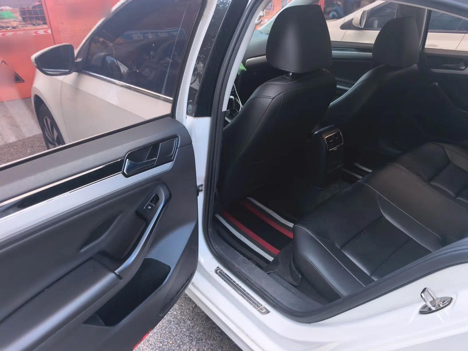 Volkswagen Sagitar 2018 1.6L Automatic Comfort Model — миниатюра 17