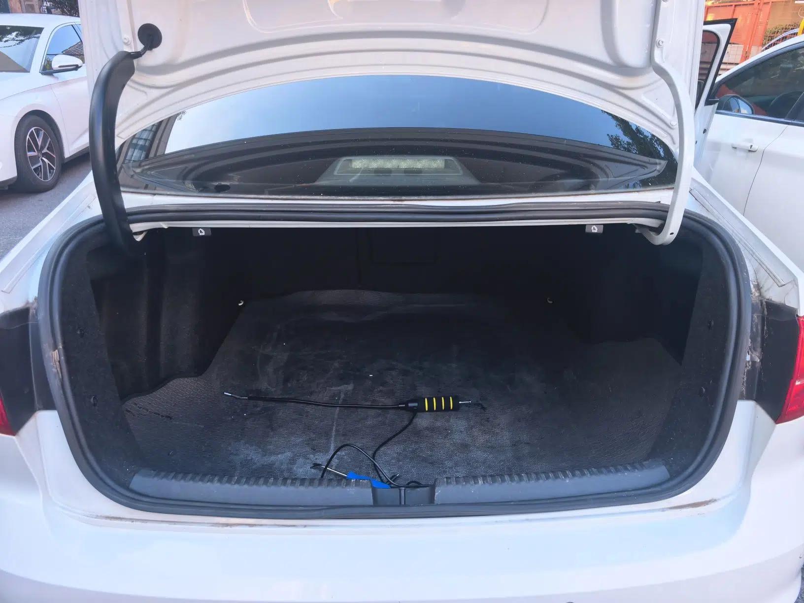 Volkswagen Sagitar 2018 1.6L Automatic Comfort Model — миниатюра 19