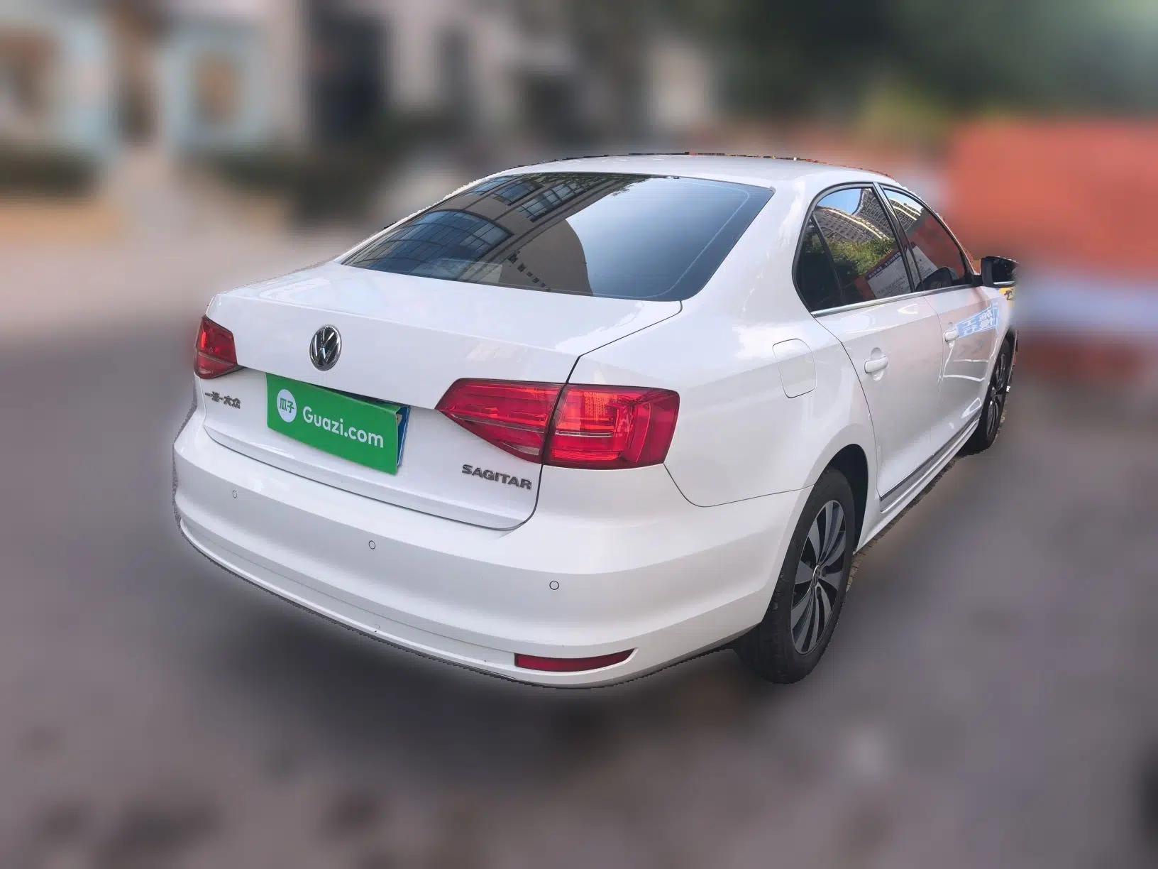 Volkswagen Sagitar 2018 1.6L Automatic Comfort Model — миниатюра 6