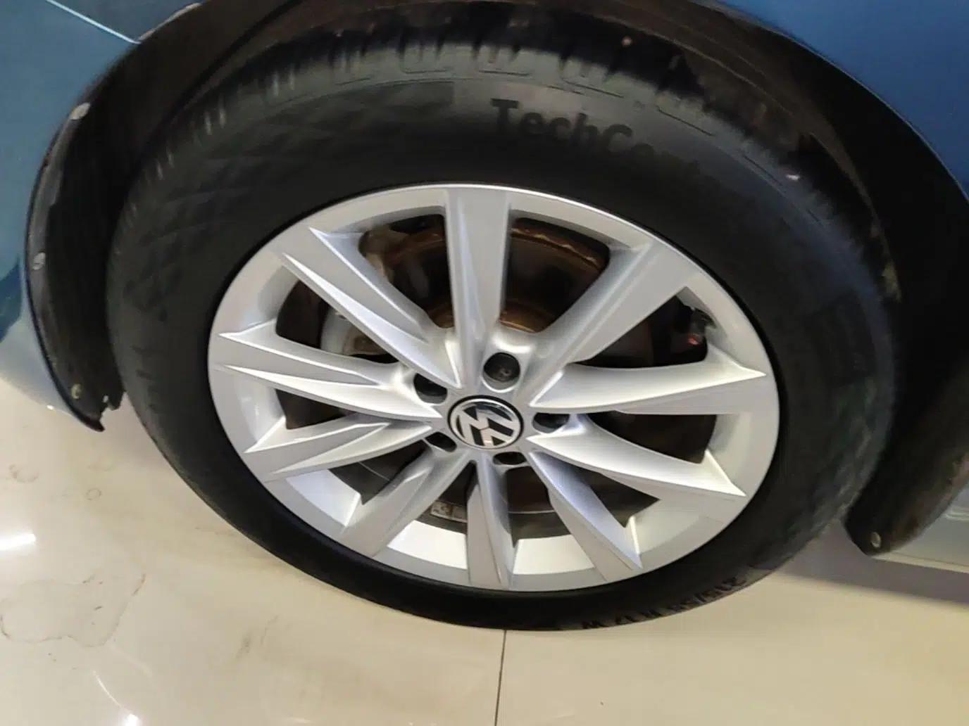 Volkswagen Beetle 2017 180TSI Shangle Edition — миниатюра 10