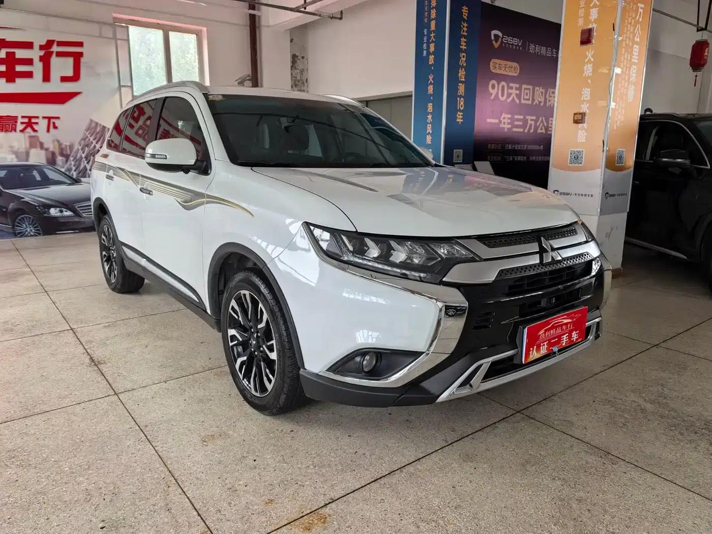 Outlander 2021 2.4L AWD Dynamic Edition 5-seater — миниатюра 3