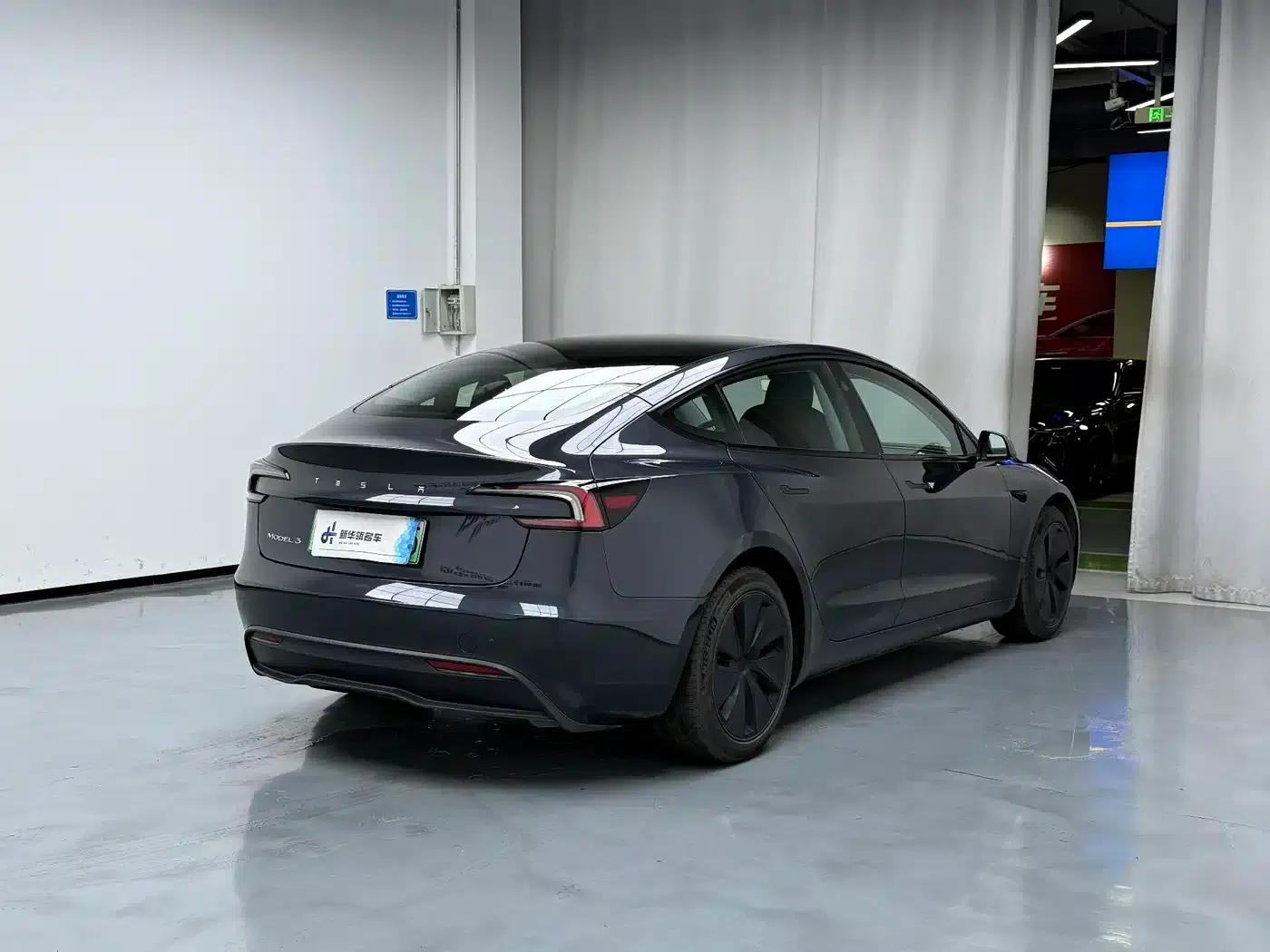 Model 3 2023 Rear-Wheel Drive — миниатюра 13