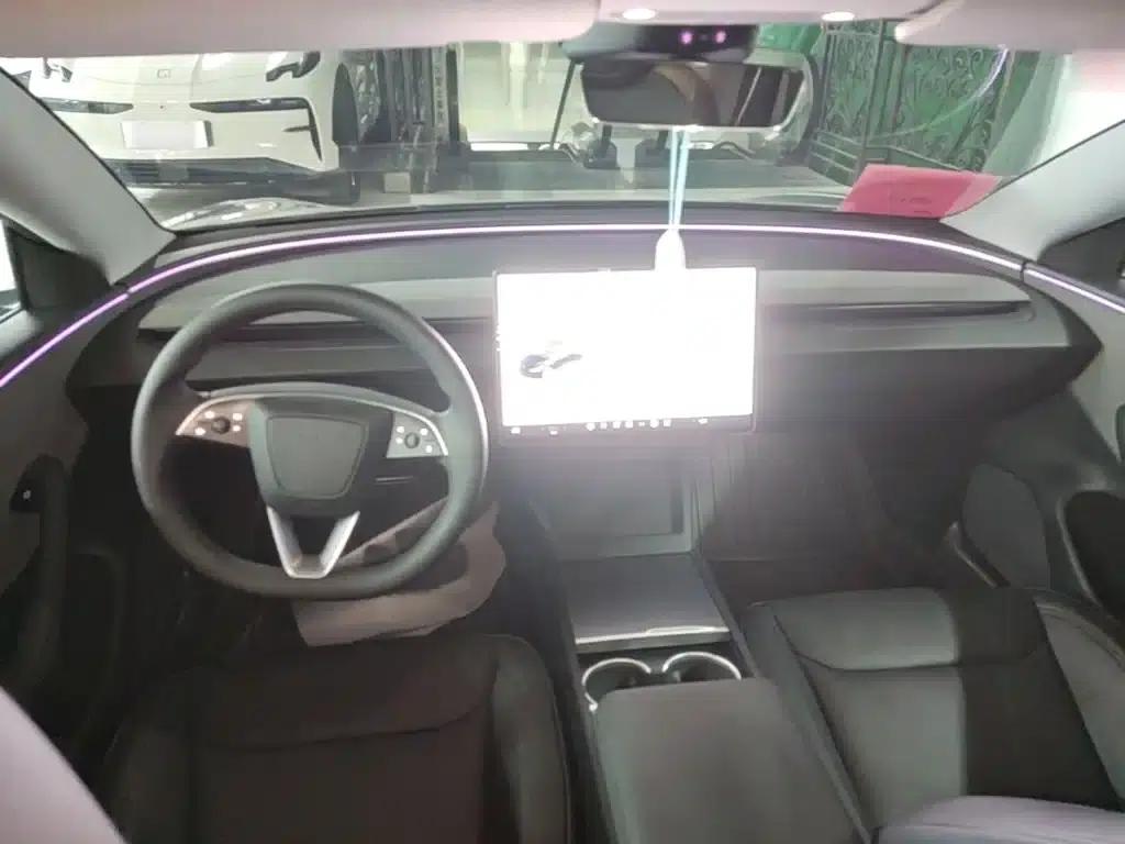 Model 3 2025 Rear-Wheel Drive — миниатюра 10