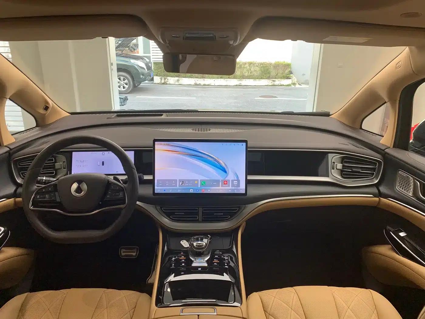 Denza D9 2025 DM-i Smart Driving Edition 1020 AWD Flagship Model — миниатюра 12