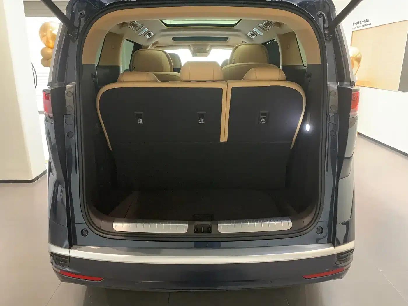 Denza D9 2025 DM-i Smart Driving Edition 1020 AWD Flagship Model — миниатюра 21
