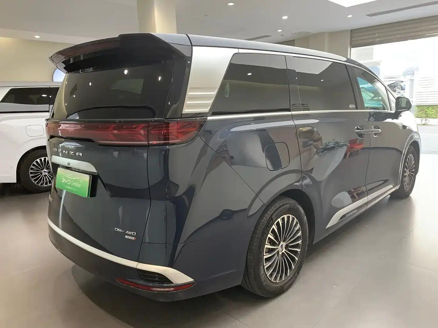 Denza D9 2025 DM-i Smart Driving Edition 1020 AWD Flagship Model — миниатюра 6