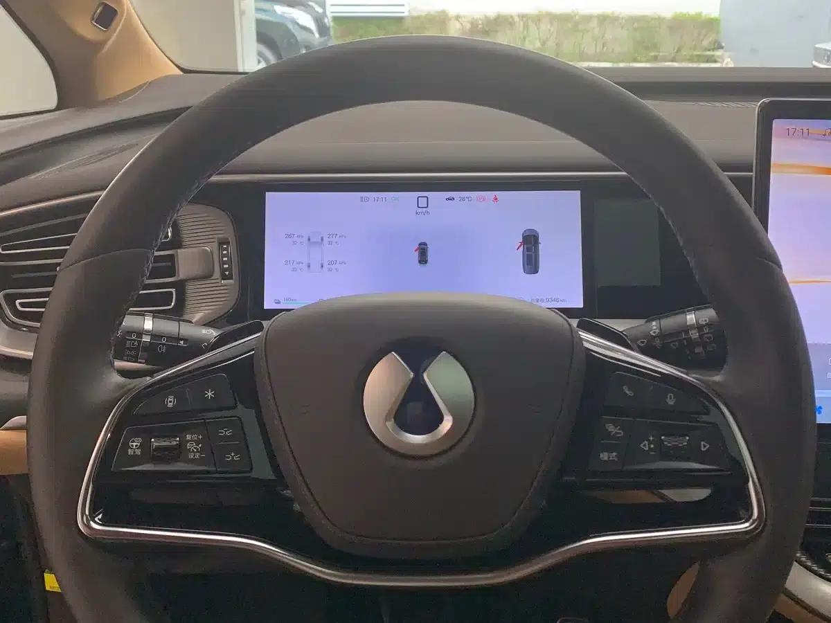 Denza D9 2025 DM-i Smart Driving Edition 1020 AWD Flagship Model — миниатюра 10