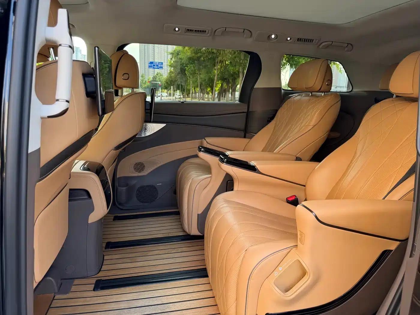 Denza D9 2022 DM-i 970 AWD Flagship Edition — миниатюра 5