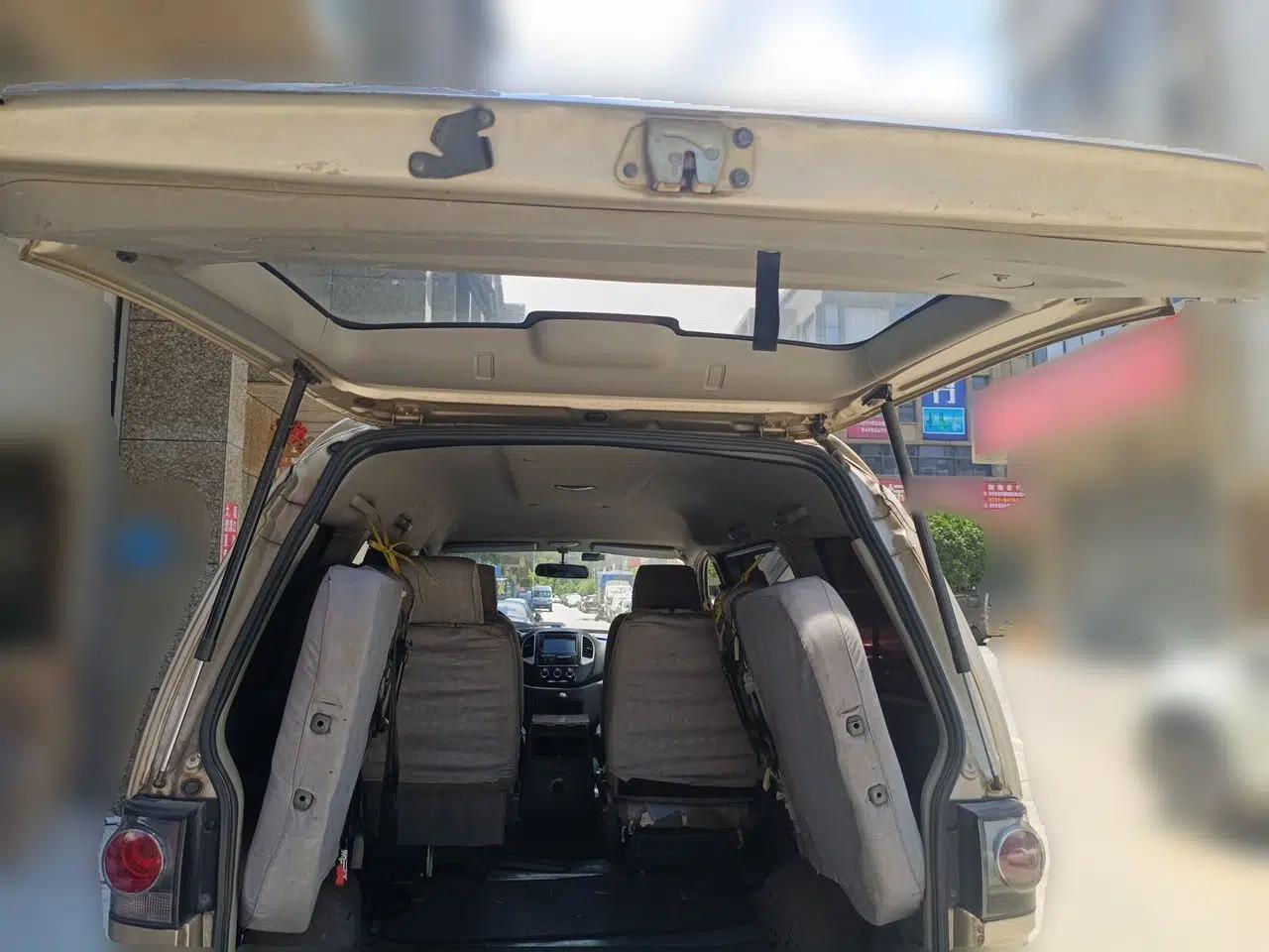 FORTHING Lingzhi 2015 V3 1.5L 7-Seater Luxury Model — миниатюра 19