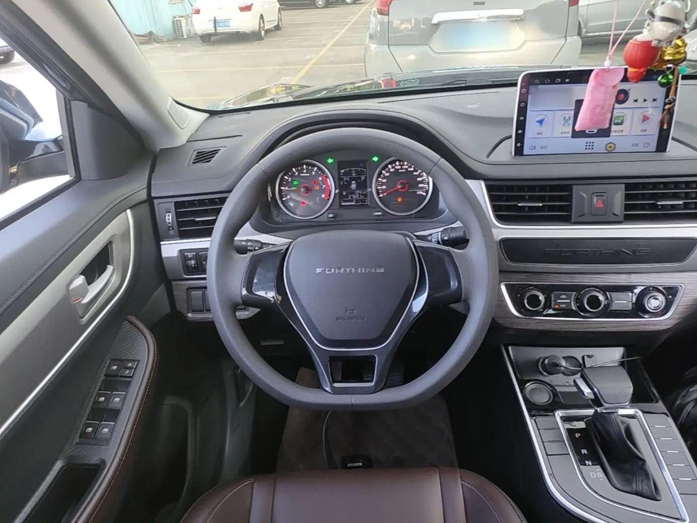 FORTHING T5 2022 Shengshi Edition 1.5T Automatic Dream Version Five Seats — миниатюра 13