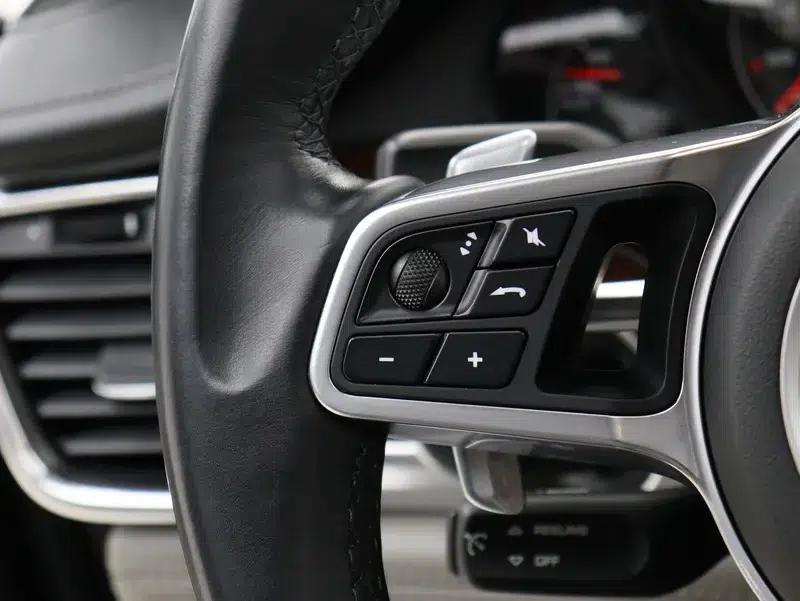 Panamera 2010 Panamera Turbo 4.8T — миниатюра 13