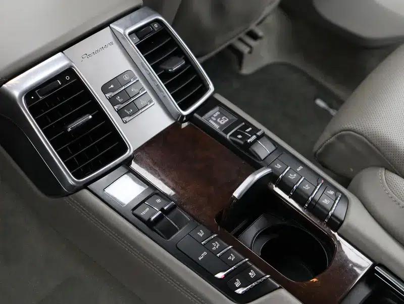 Panamera 2010 Panamera Turbo 4.8T — миниатюра 21