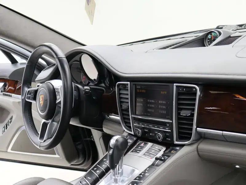 Panamera 2010 Panamera Turbo 4.8T — миниатюра 26