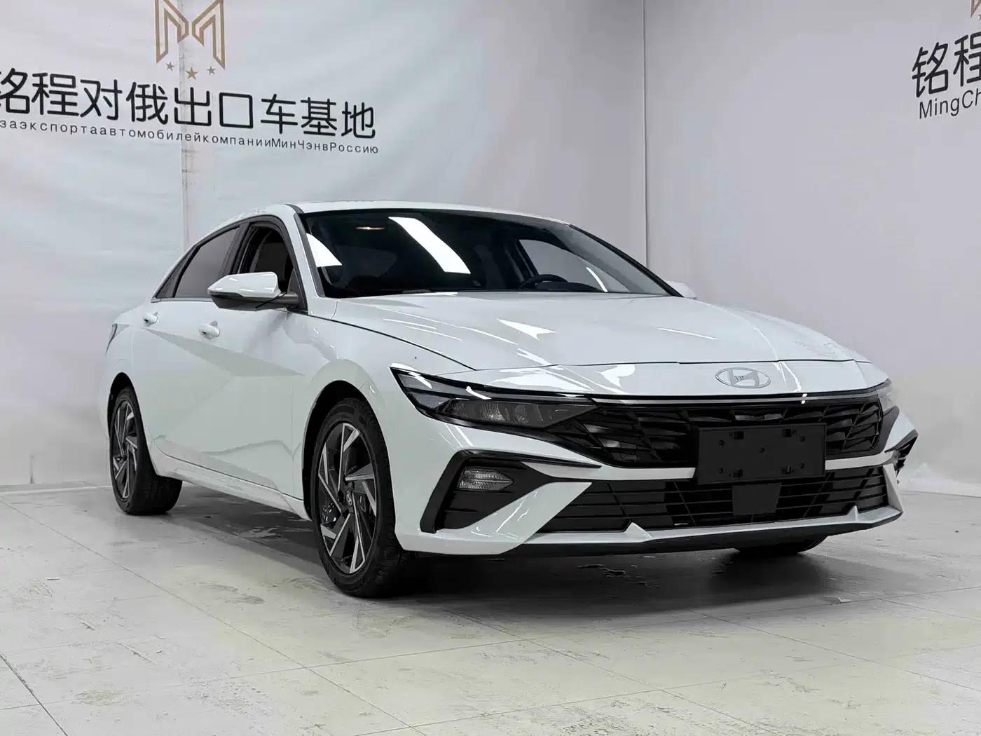 Hyundai Elantra 2023 1.5L CVT GLX Elite Edition — миниатюра 3