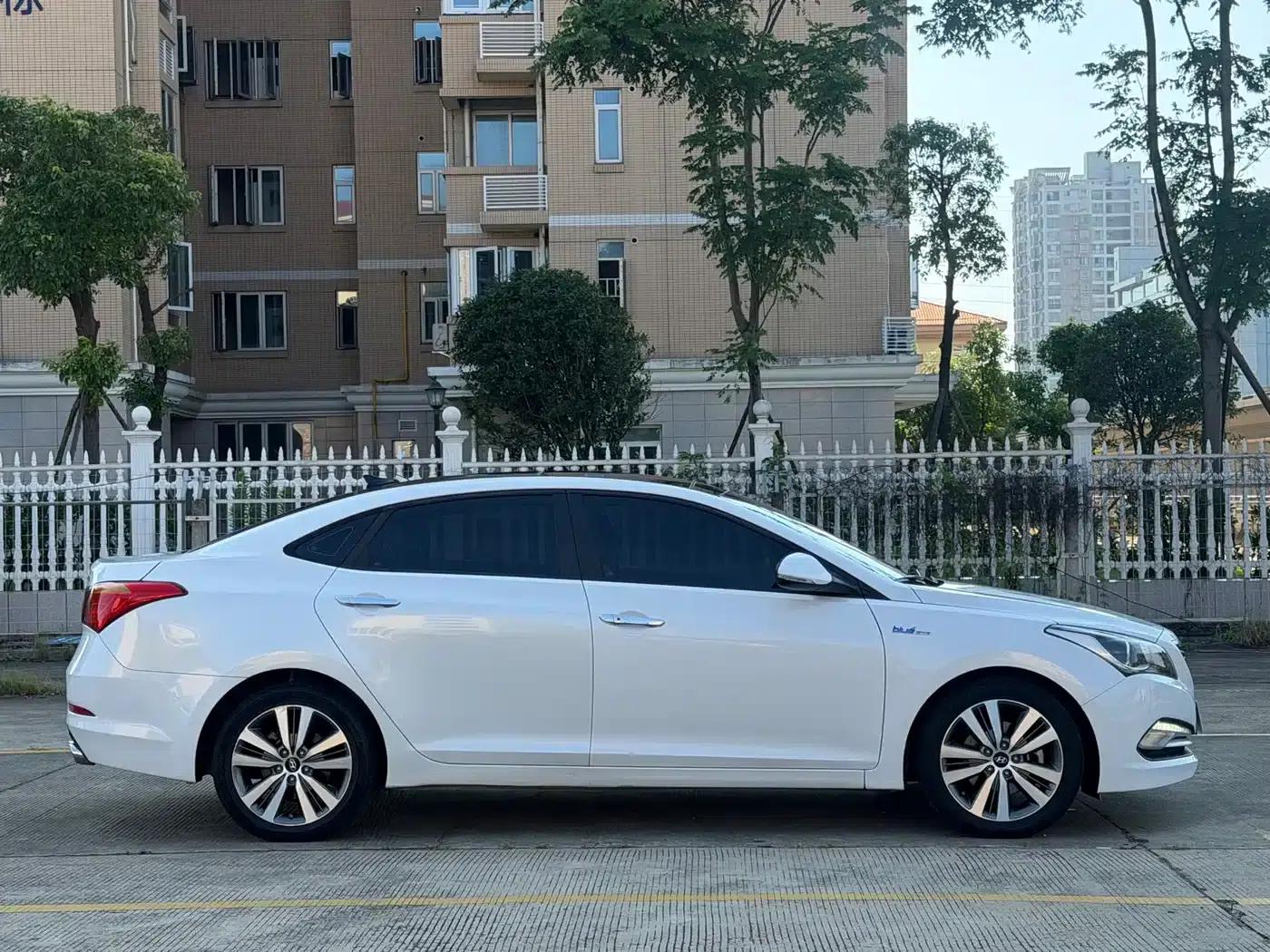 Hyundai Mistra 2016 1.6T Automatic Intelligent GLS — миниатюра 4