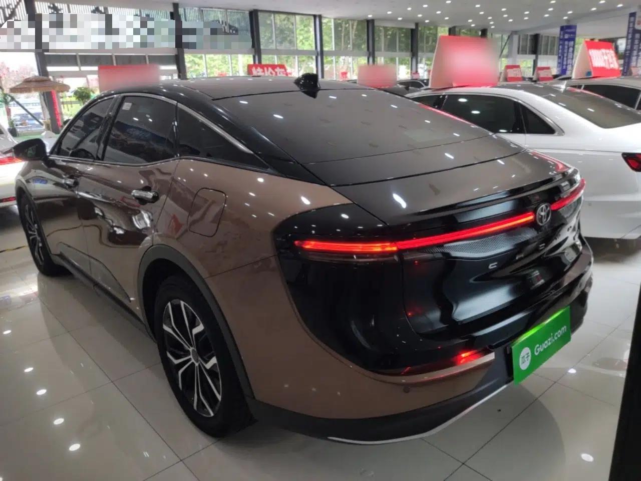 Toyota Crown 2023 2.5L SportCross HEV Two-Wheel Drive Prestige Edition — миниатюра 4