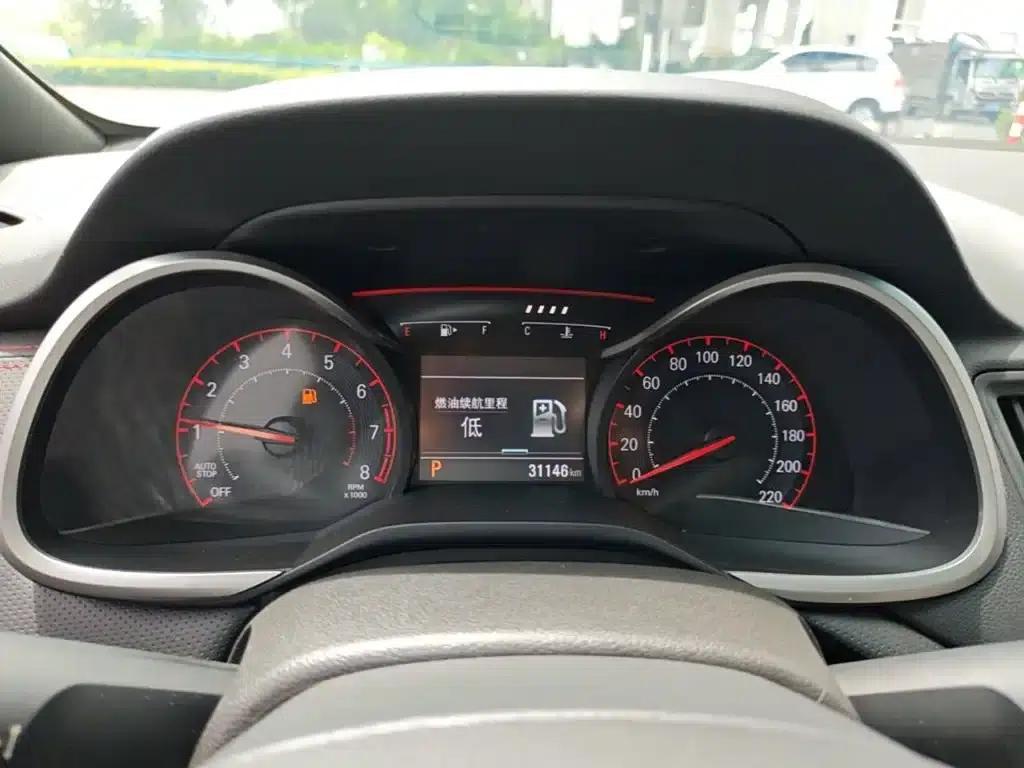 Chevrolet Cruze 2020 Mild Hybrid RS 330T Automatic Comfort Edition — миниатюра 12