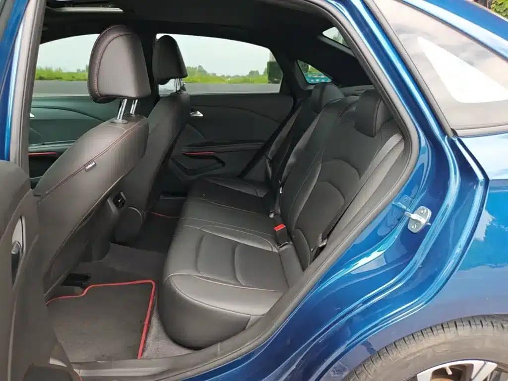 Chevrolet Cruze 2020 Mild Hybrid RS 330T Automatic Comfort Edition — миниатюра 17