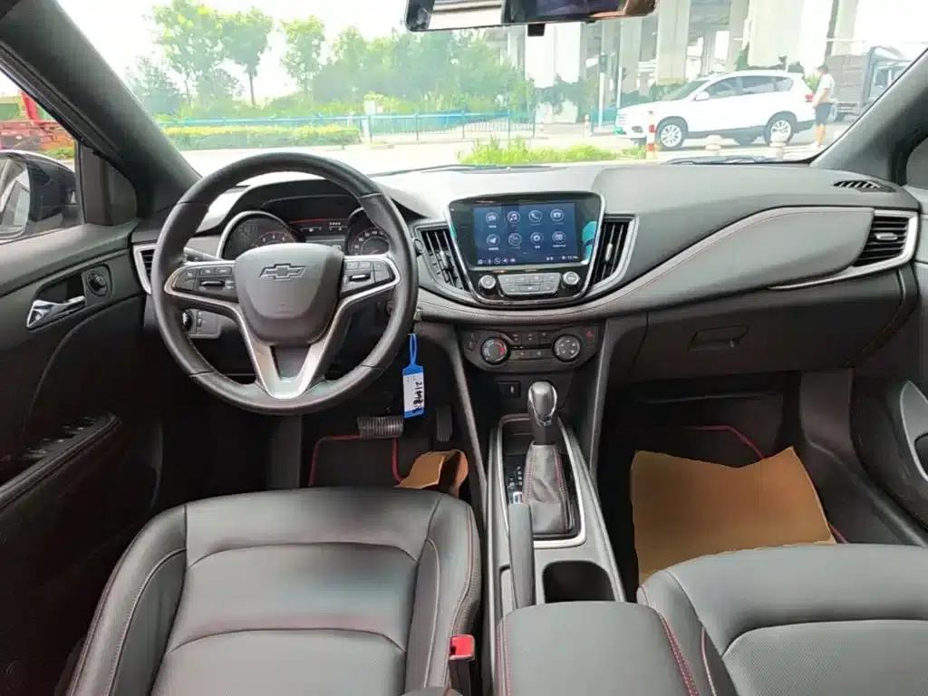 Chevrolet Cruze 2020 Mild Hybrid RS 330T Automatic Comfort Edition — миниатюра 10