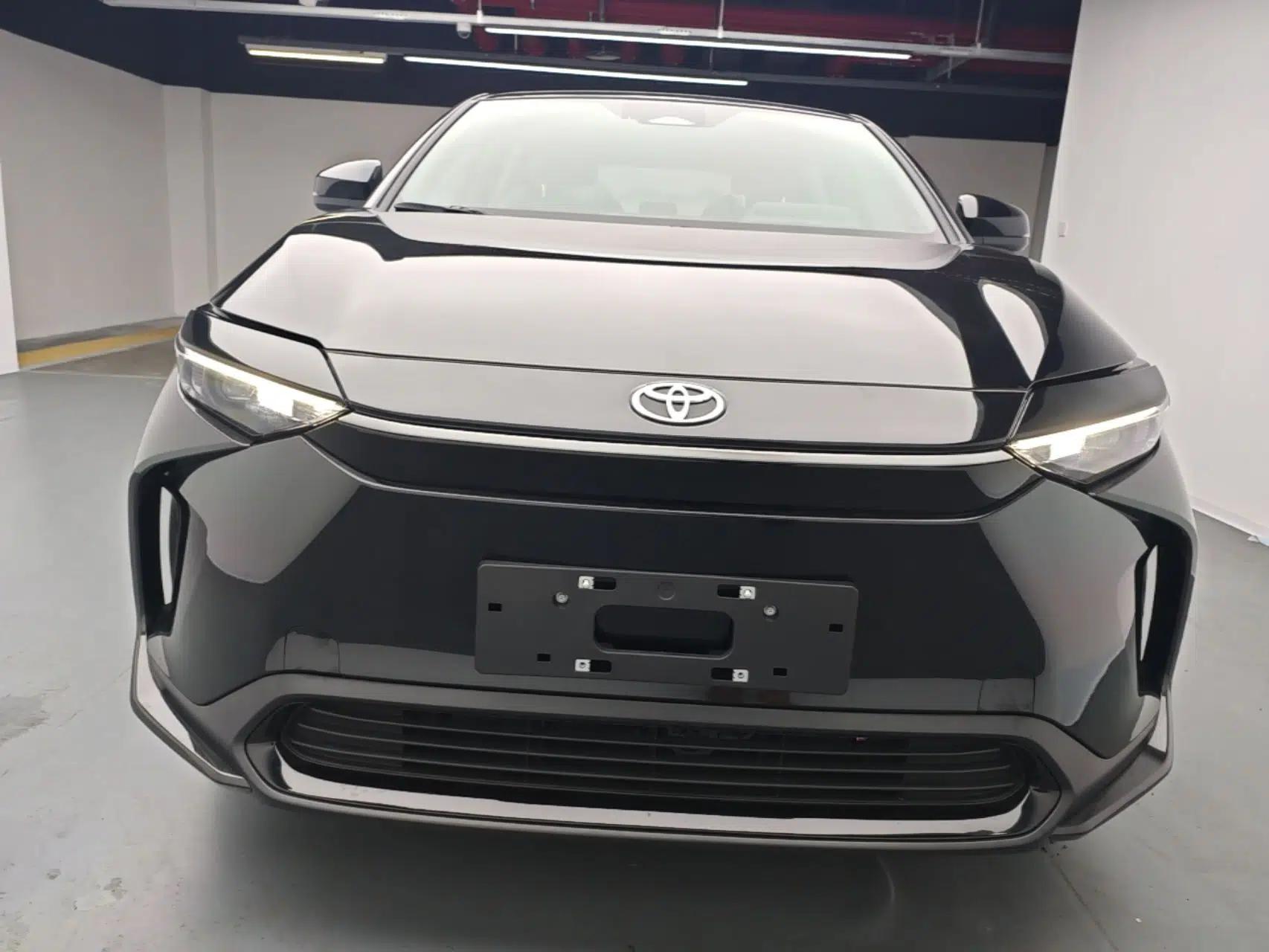 Toyota BZ 4X 2025 615 Air Edition — миниатюра 2