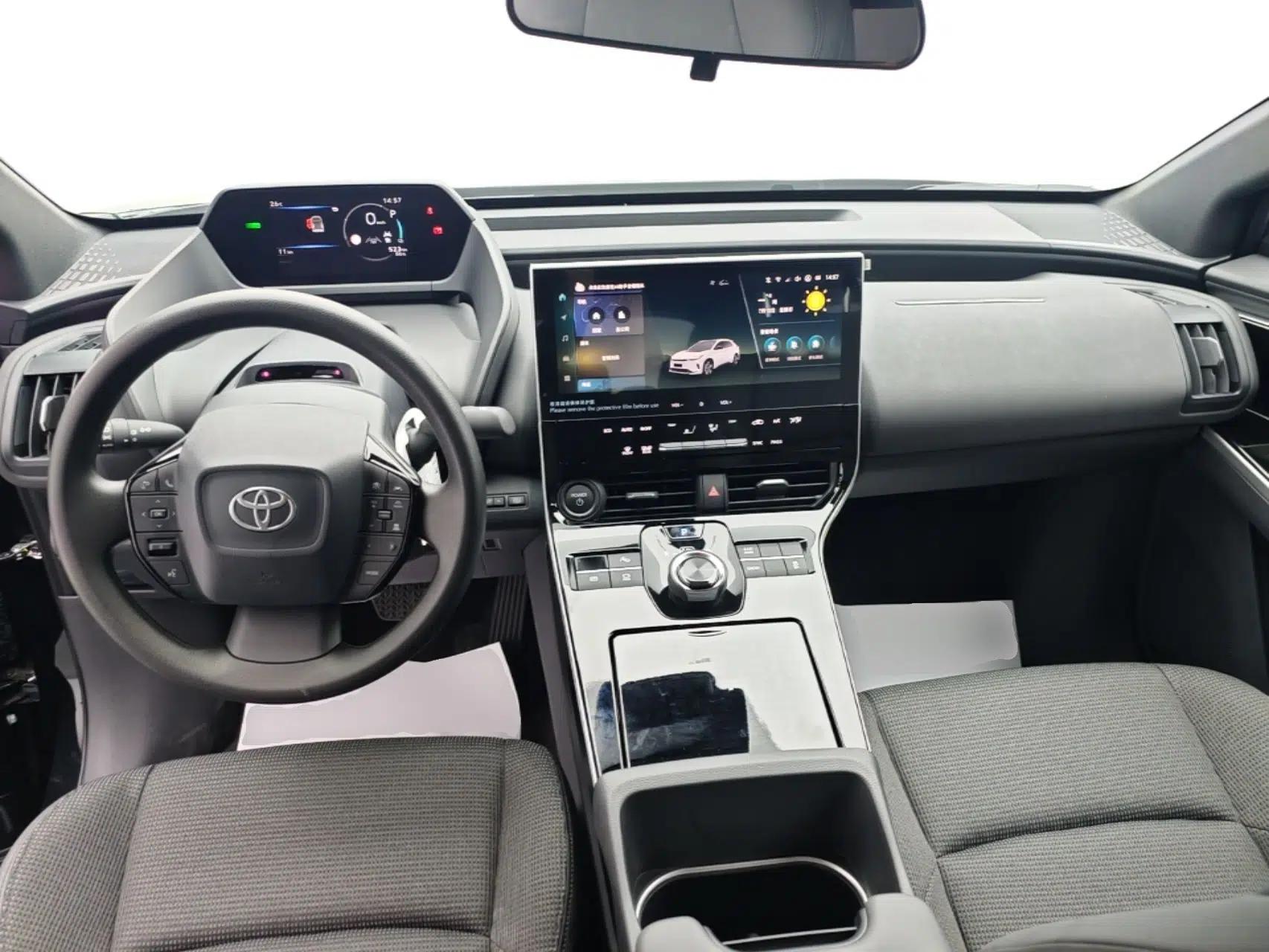 Toyota BZ 4X 2025 615 Air Edition — миниатюра 12