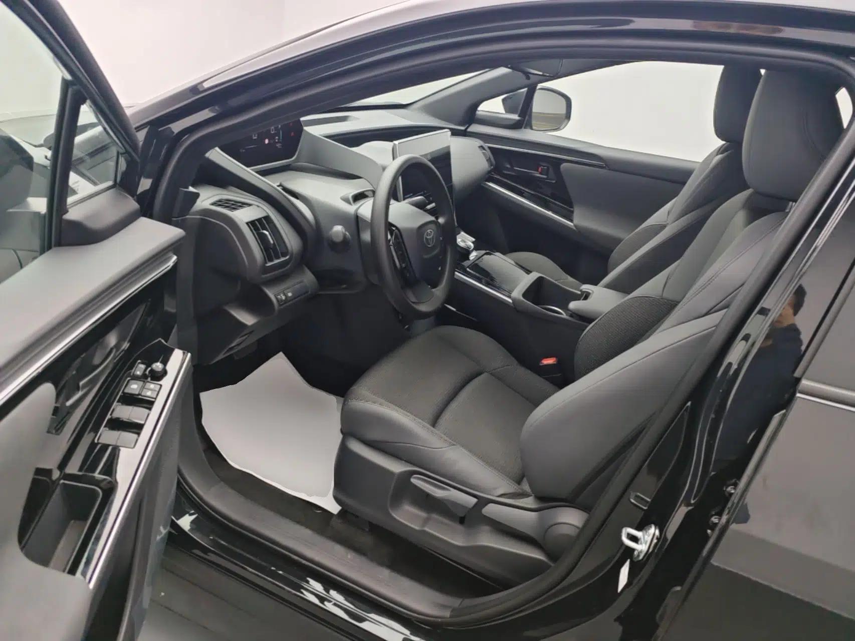 Toyota BZ 4X 2025 615 Air Edition — миниатюра 18