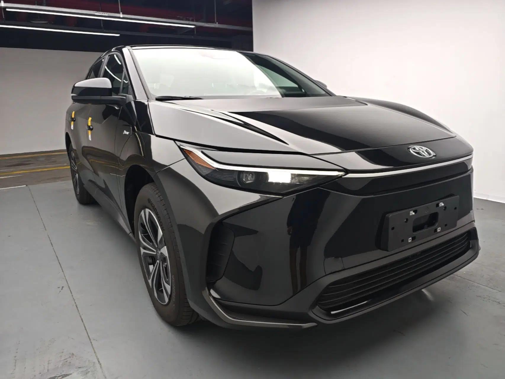 Toyota BZ 4X 2025 615 Air Edition — миниатюра 3