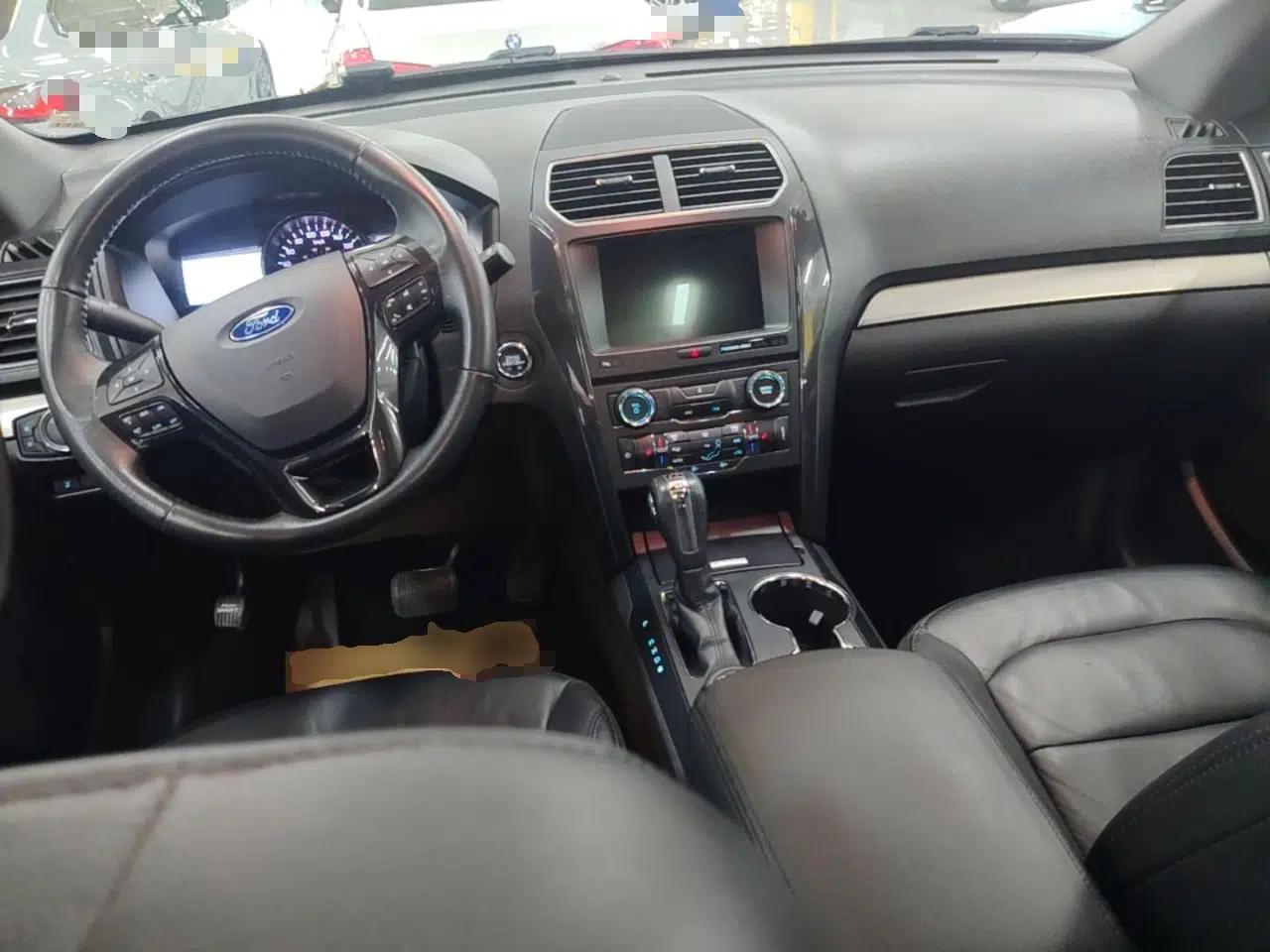 Ford Explorer 2017 2.3T Fashion Edition — миниатюра 12