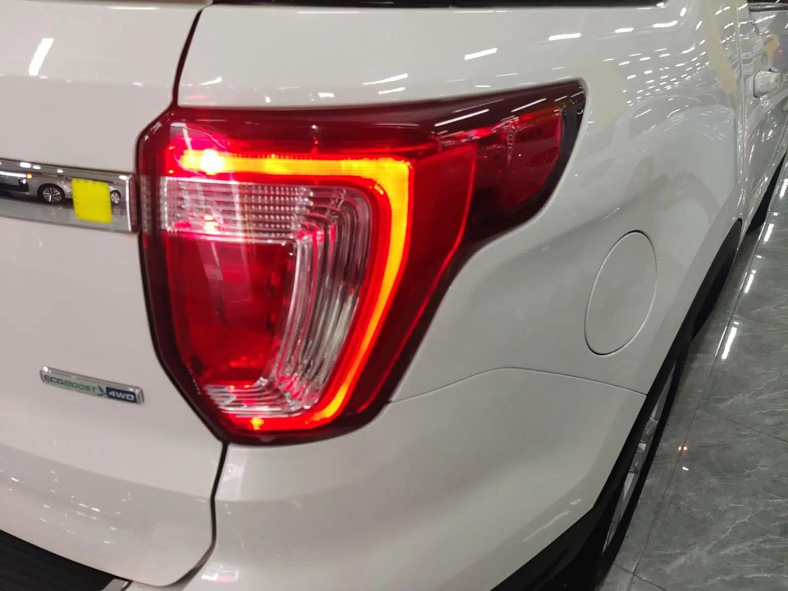 Ford Explorer 2017 2.3T Fashion Edition — миниатюра 9