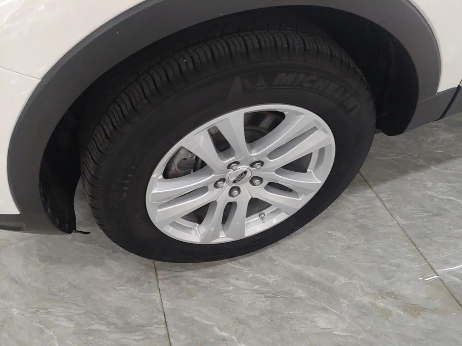 Ford Explorer 2017 2.3T Fashion Edition — миниатюра 10