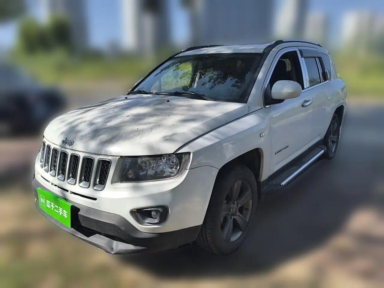 Jeep Compass 2014 Revised Version 2.4L Four-Wheel Drive Comfort Edition — миниатюра 1