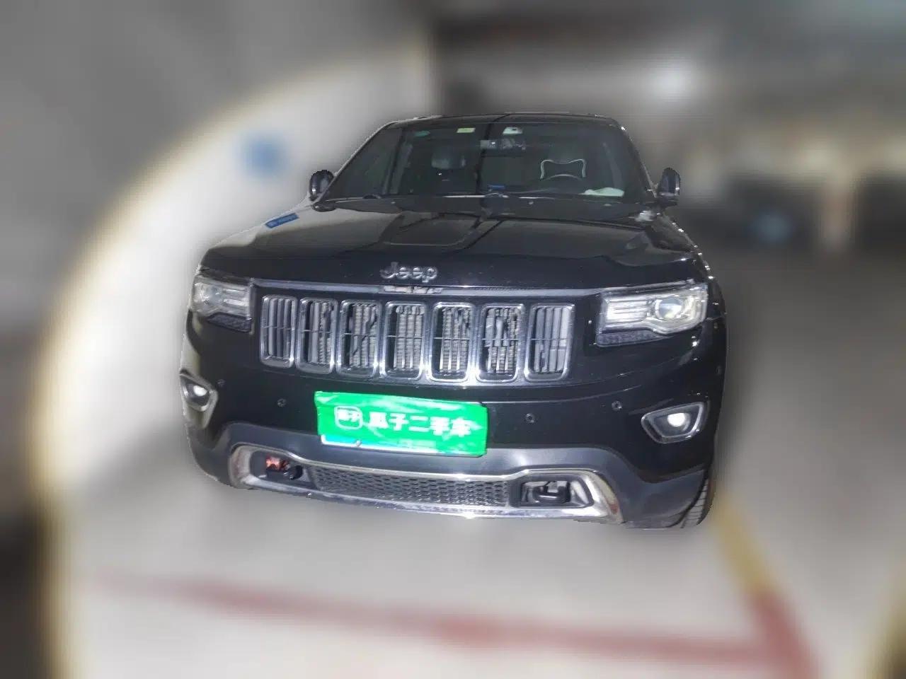Jeep Grand Cherokee 2014 3.0L Comfort Navigation Edition — миниатюра 2