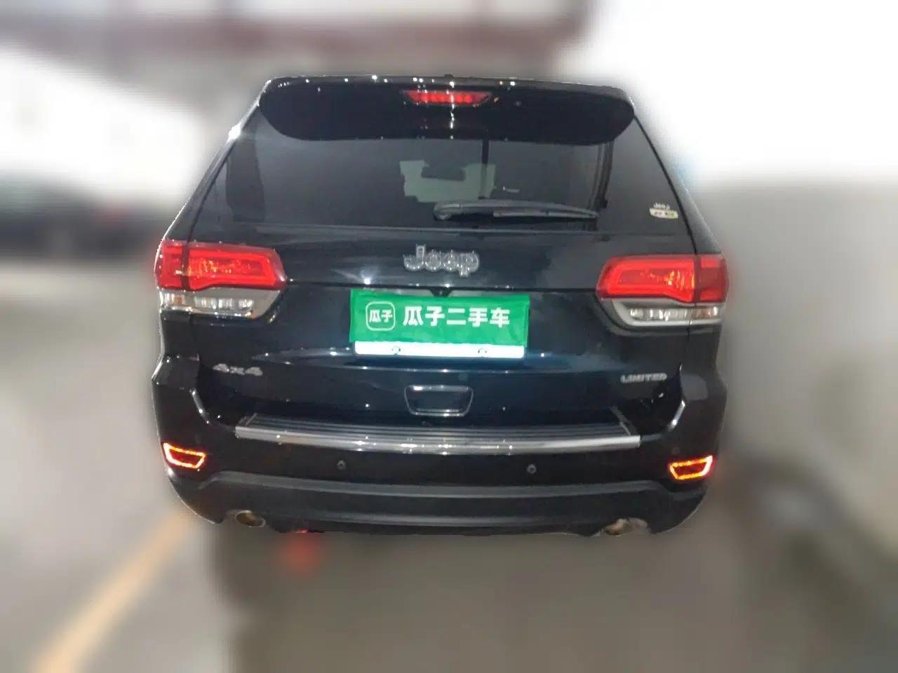 Jeep Grand Cherokee 2014 3.0L Comfort Navigation Edition — миниатюра 5